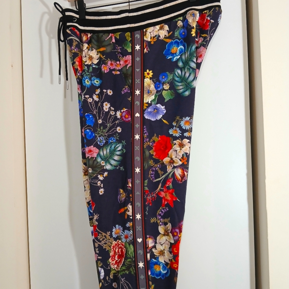 Johnny Was Felix Joggers Pants Navy Floral Celestial Out seam M - Picture 5 of 6